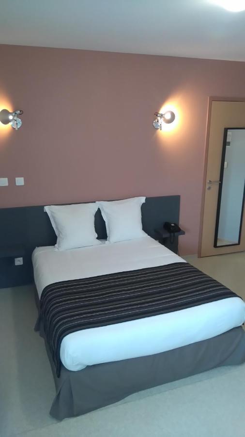 Fasthotel Le Rale Des Genets - Un Hotel Fh Collection Dun-sur-Meuse ภายนอก รูปภาพ