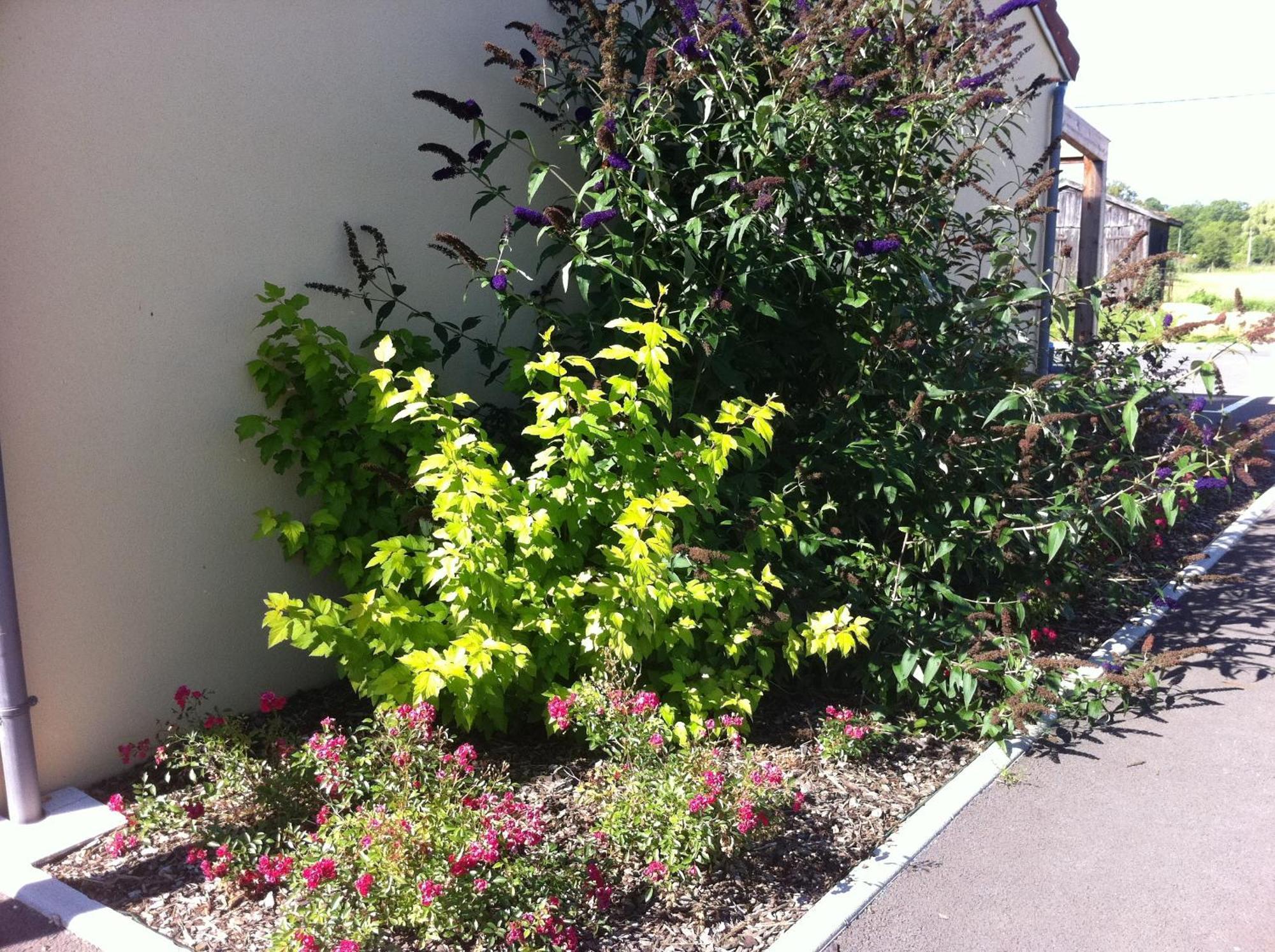 Fasthotel Le Rale Des Genets - Un Hotel Fh Collection Dun-sur-Meuse ภายนอก รูปภาพ